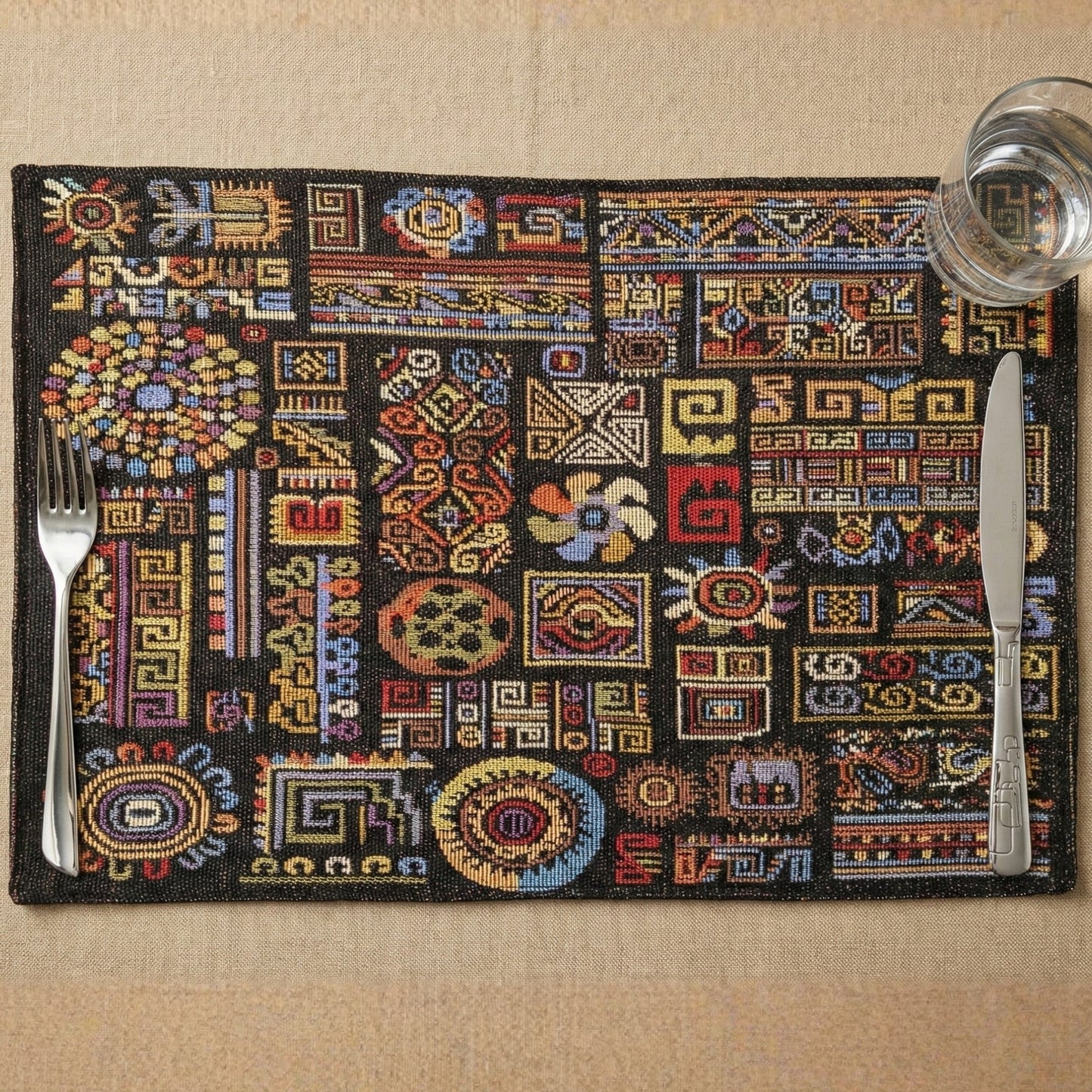 DaDa Bedding Set mit 4-teiligen ethnischen Ornamenten, geometrischen schwarzen Gobelin-Tischsets 33 x 48 cm (18118)