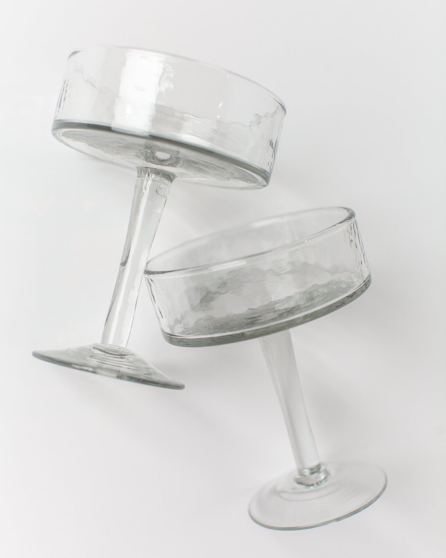 Handgeblasene gehämmerte Coupe Cocktailgläser (2er-Set)
