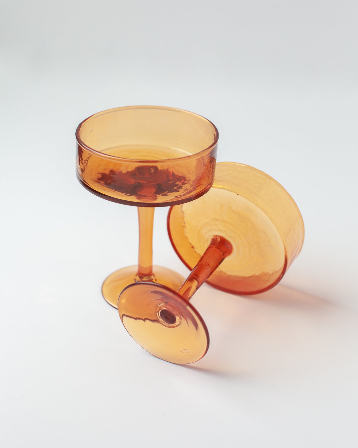 Handgeblasene gehämmerte Coupe Cocktailgläser (2er-Set)
