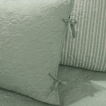Quilted Seafoam Daybed Set – 6-Piece Reversible Cottage