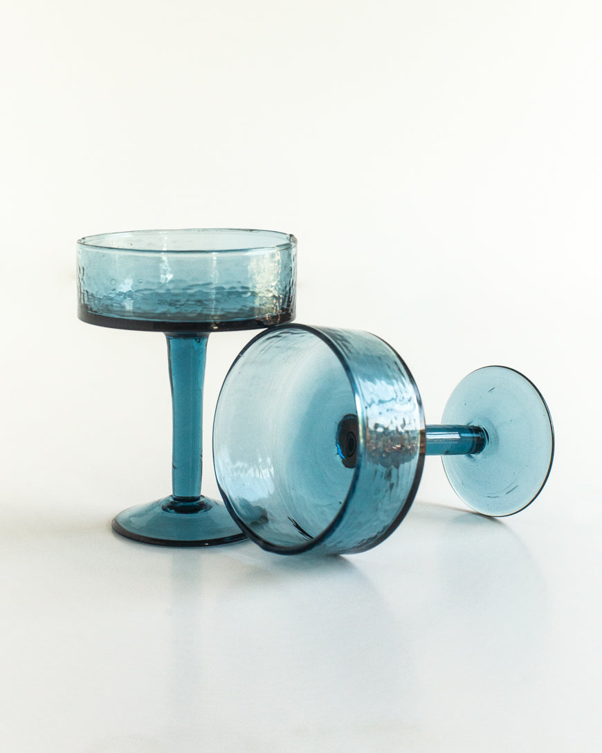 Handgeblasene gehämmerte Coupe Cocktailgläser (2er-Set)